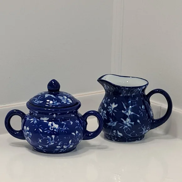 Blue Floral sugar and creamer Set April Cornell 1999 - Picture 1 of 6